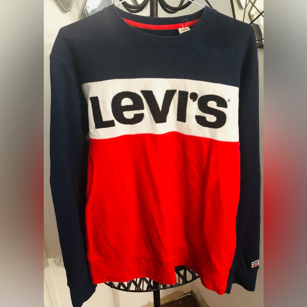 Medium Levi’s sweater